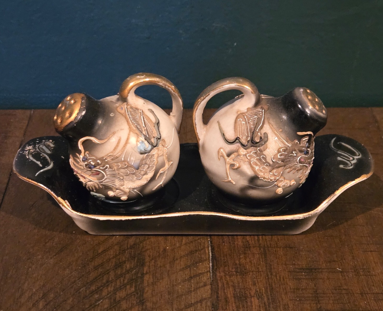 Vintage Moriage Dragonware Salt & Pepper Shakers w/ Caddy Tray Japan Handpainted Vintage Moriage Dragonware Salt & Pepper Shakers w/ Caddy Tray Japan Handpainted
