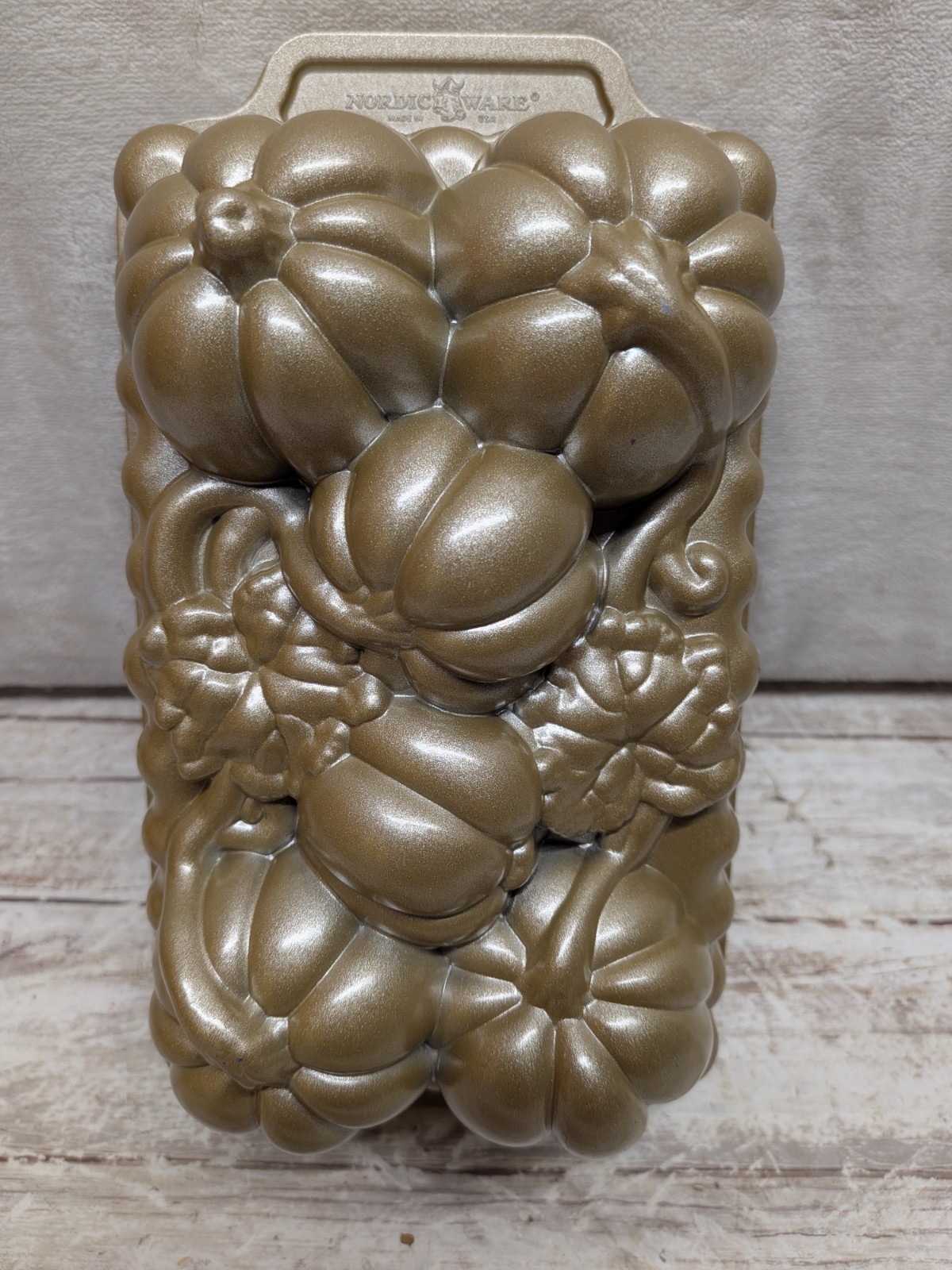 NORDIC WARE Pumpkin Patch Loaf Pan 6 Cups Heavy Cast Aluminum