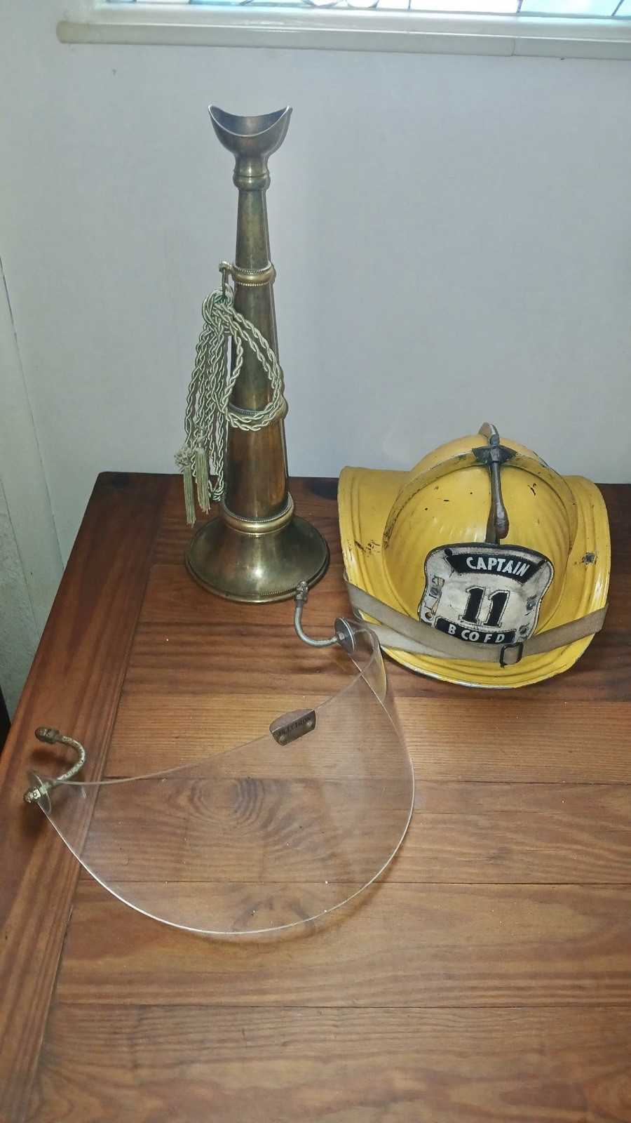 Vtg. Cairns B CO FD Captain Fireman Helmet 11 w/h Visor & Brass Speaking Trumpet Vtg. Cairns B CO FD Captain Fireman Helmet 11 w/h Visor & Brass Speaking Trumpet