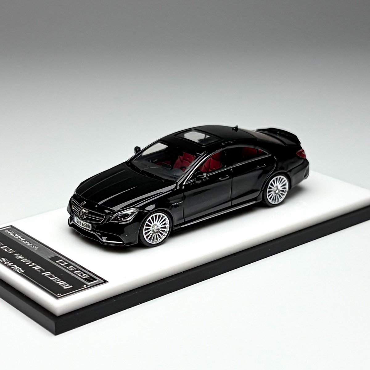 1:64 AMG CLS63 4MATIC Black Alloy Diecast — Model Car for Collection