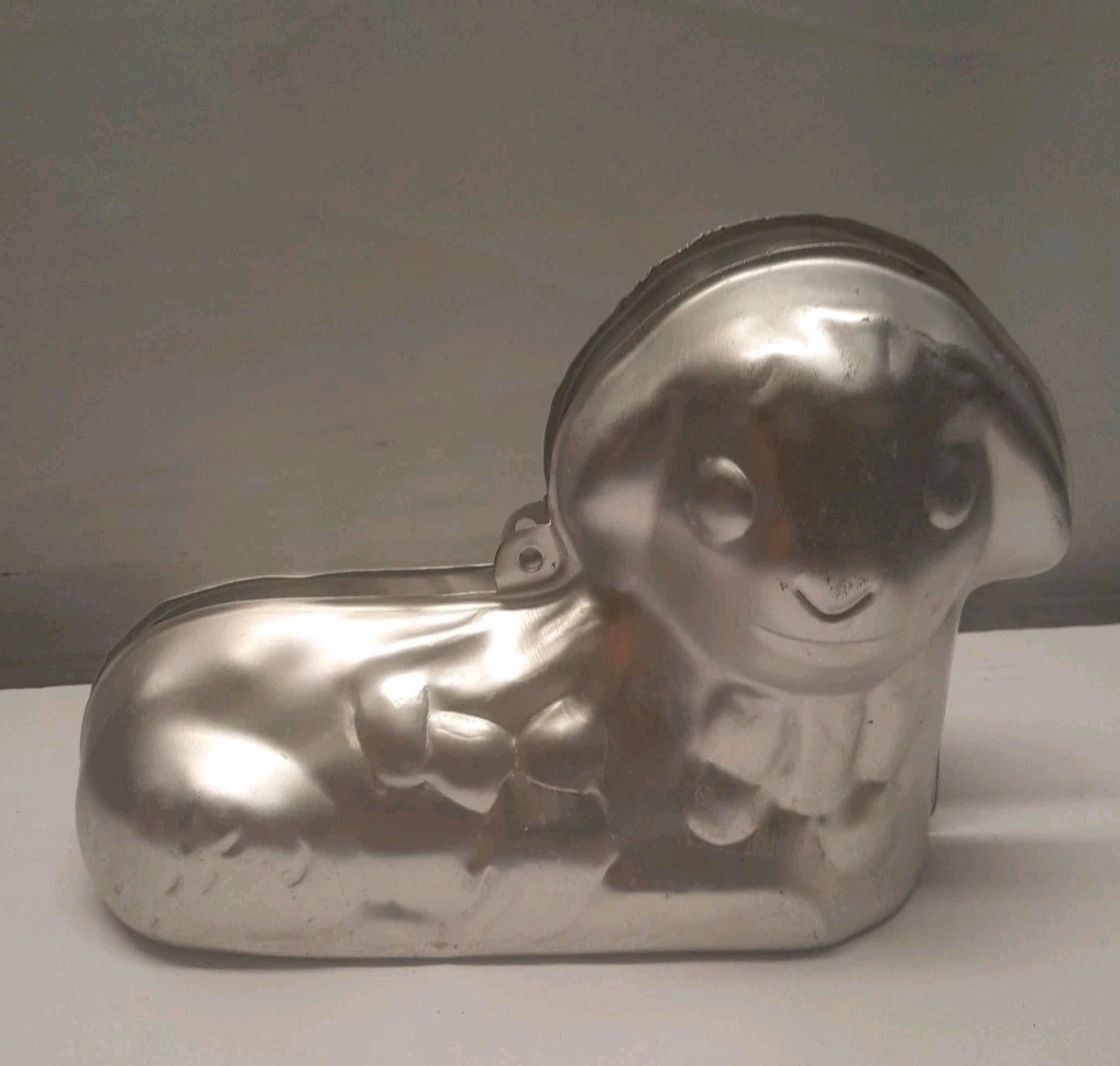 Vintage 1995 Wilton No.2105-2010 Lamb Sheep 2 Piece Cake Baking Mold Aluminum