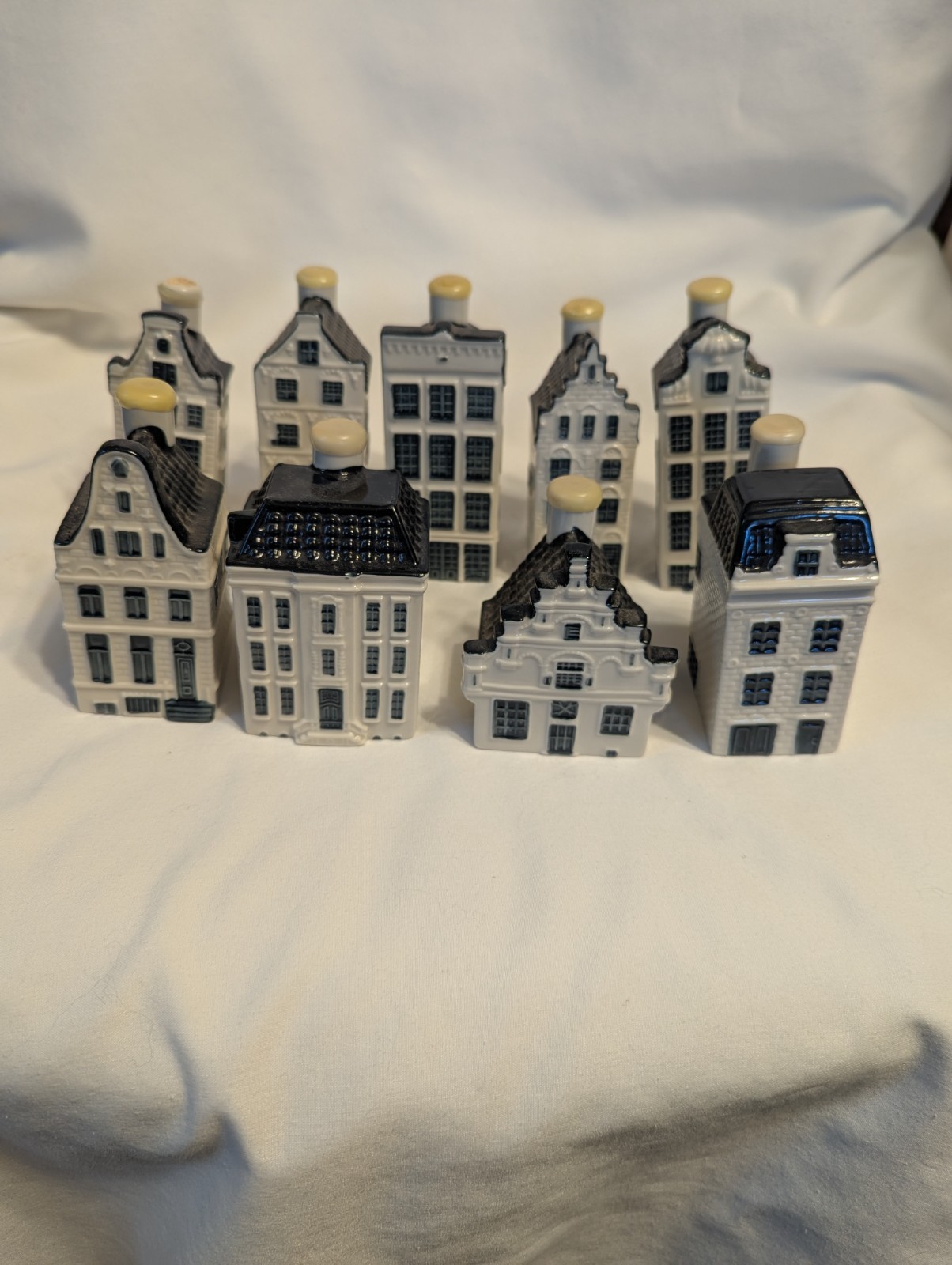 Lot of 9 KLM Bols Blue Delft houses not empty - please read Lot of 9 KLM Bols Blue Delft houses not empty - please read
