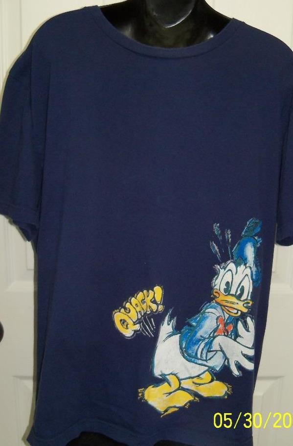 Donald Duck T-shirt Funny Rude Quack Fart Disney Store Navy Cotton Shirt Large