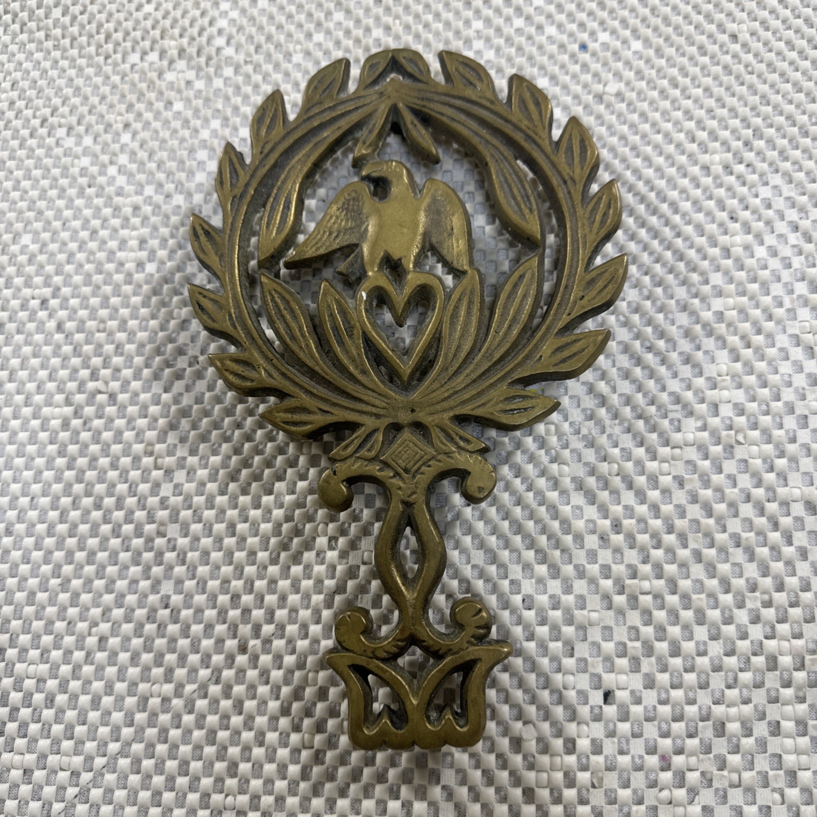 Vintage Solid Brass American Eagle Wreath Heart Footed Trivet 8.5\