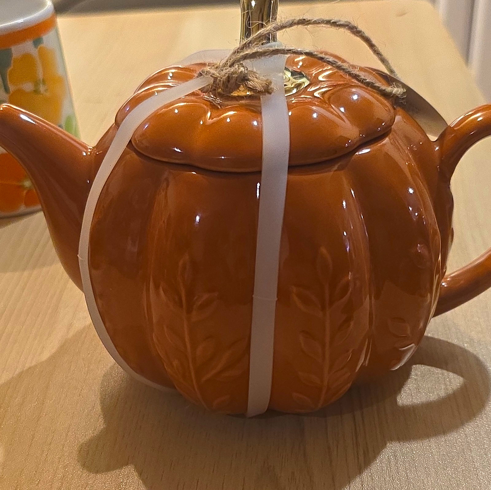 Crofton Pumpkin Stoneware Tea Pot 25 fl oz Glossy w/ Lid Dishwasher Safe Crofton Pumpkin Stoneware Tea Pot 25 fl oz Glossy w/ Lid Dishwasher Safe