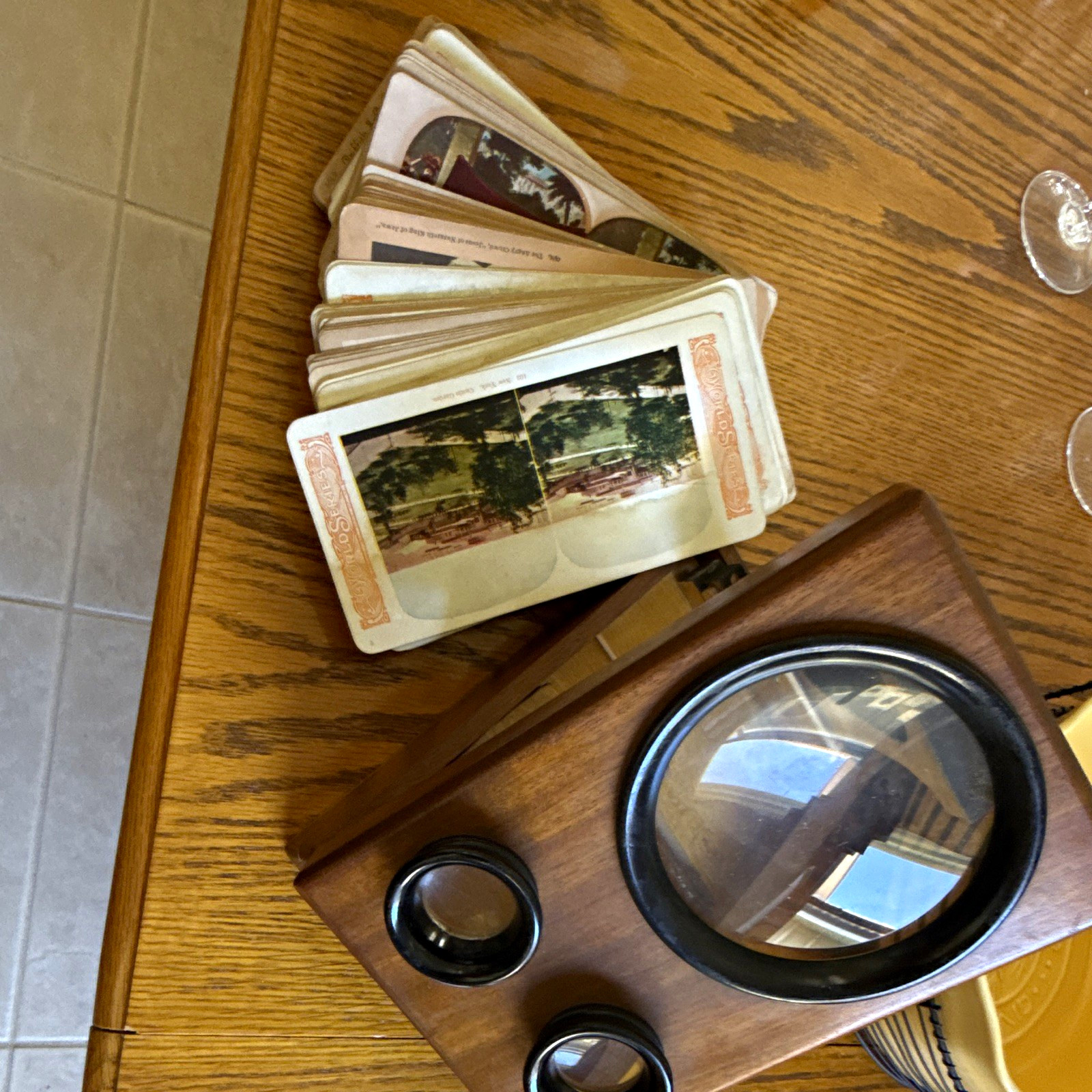 Vintage Keystone View Co. Wood Stereoscope Viewer Set w/ Hand-Tinted Color Cards Vintage Keystone View Co. Wood Stereoscope Viewer Set w/ Hand-Tinted Color Cards