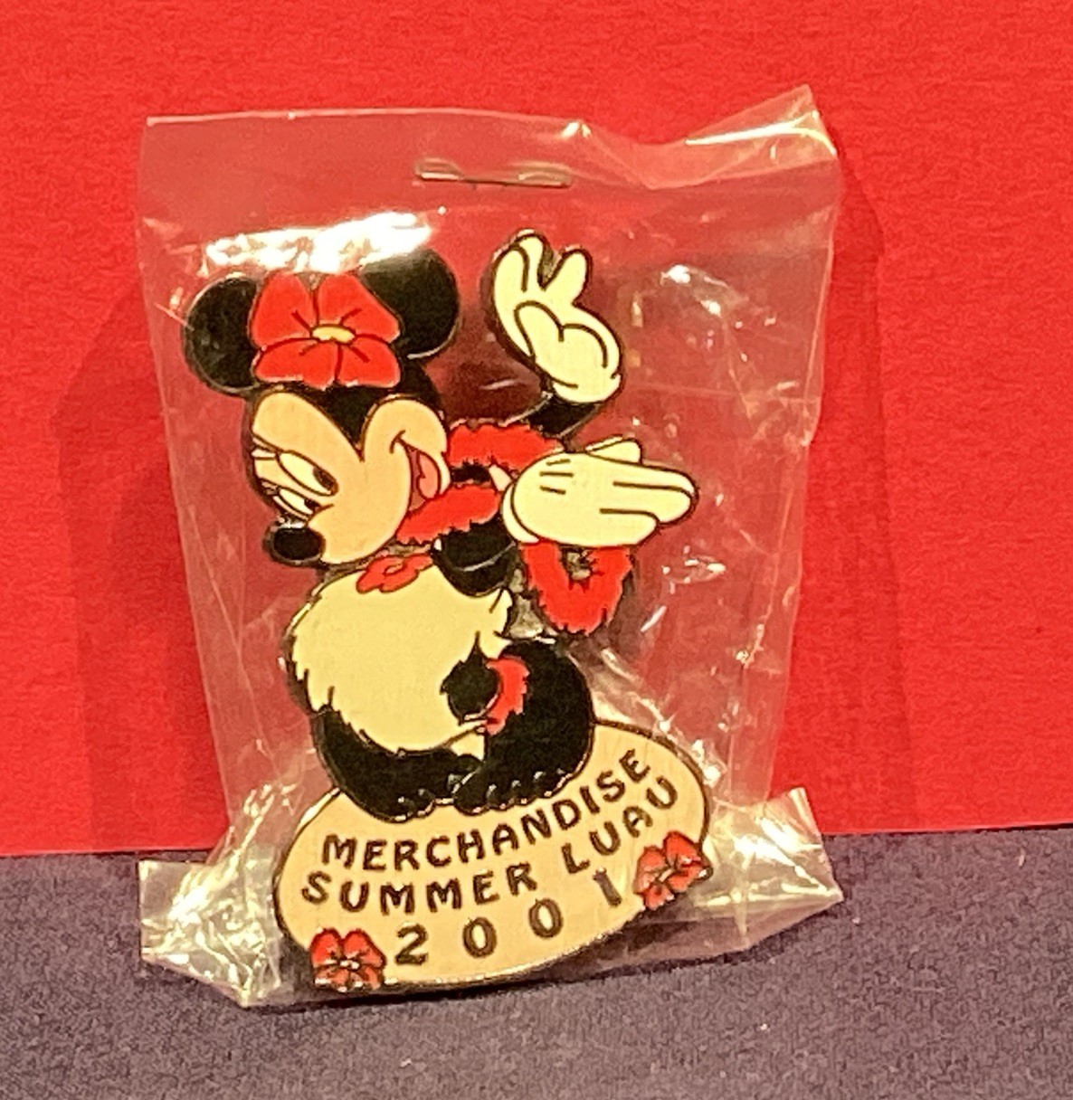 Disney Merchandise Cast Exclusive Summer Pin RARE