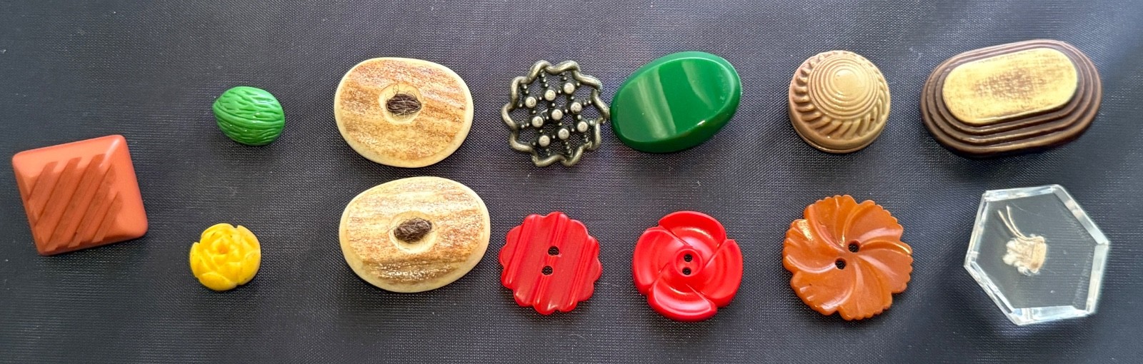 Lot of 13 Small Vintage Antique Buttons Deco 30s 40s 50s Shapes Flower Acorn ++