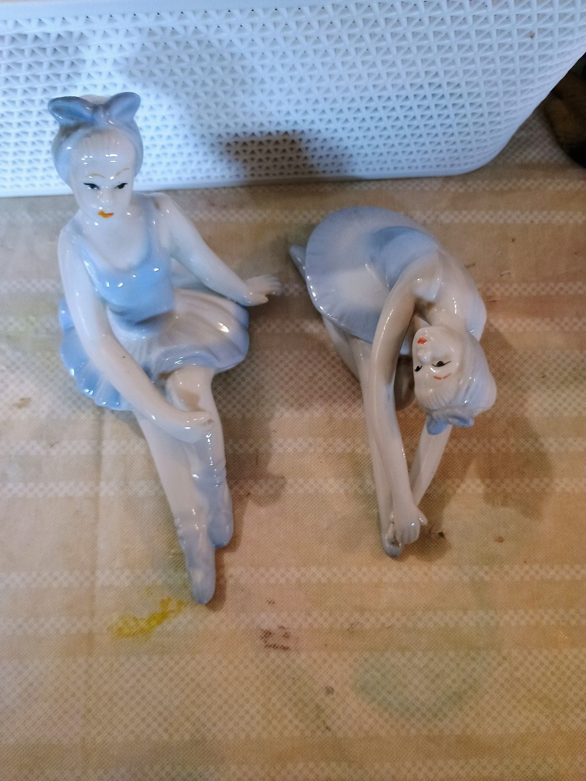 Ballerina figurine in blue and white porcelain. Bow in hair. Vintage Replacement