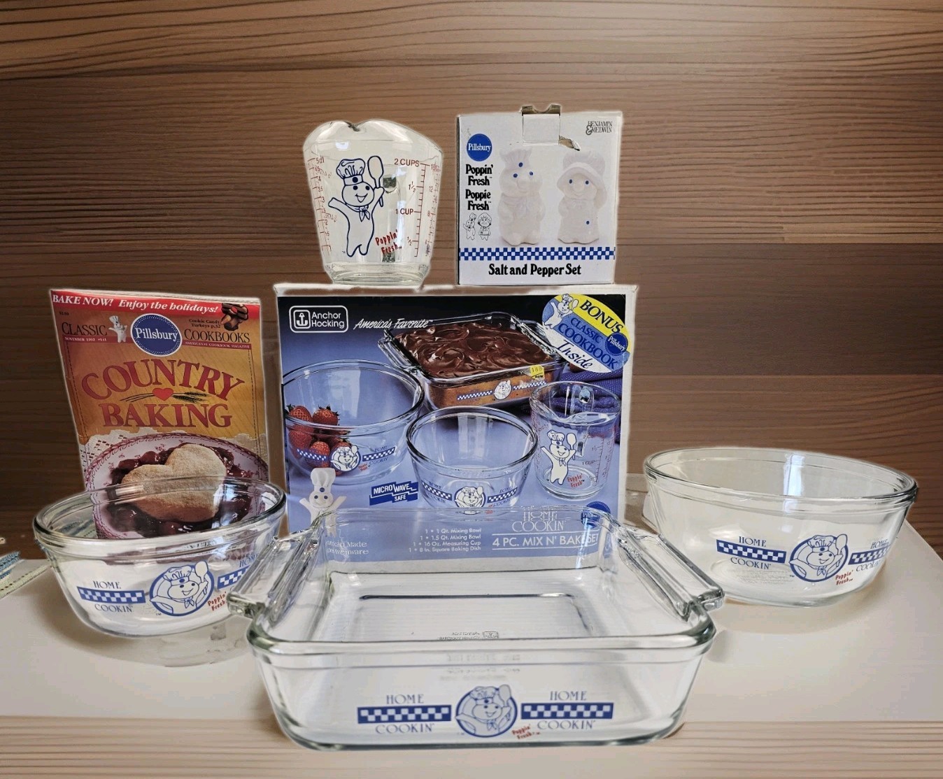 Vtg 1991-98 Pillsbury Doughboy Anchor Hocking Bake Set & Shakers Lot W/Boxes 7pc