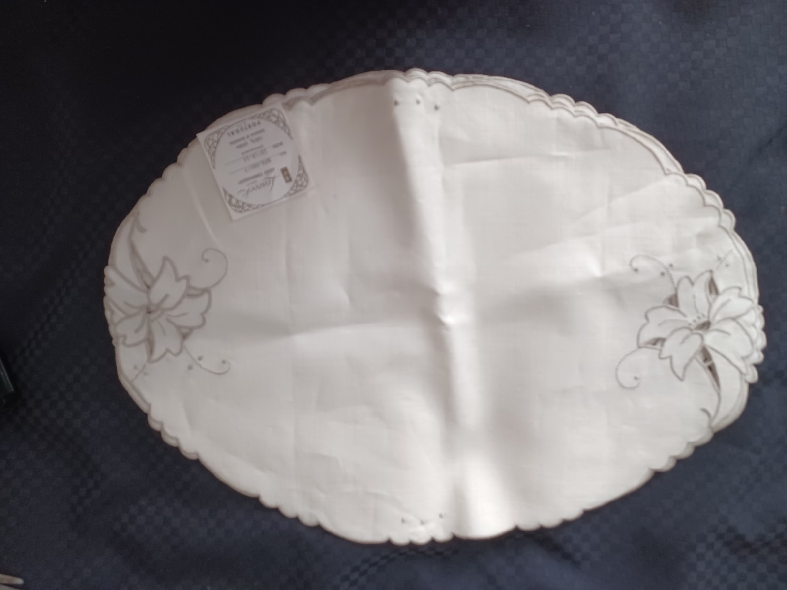 8pc New Madeira Hand Embroidered Linen Tea or Dessert 4Placemats 4Doilies tagged