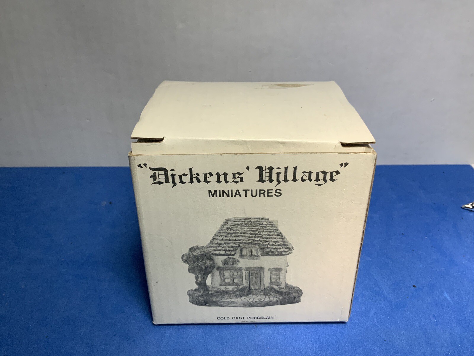 Dicken’s Village Miniatures Rooms For Let House