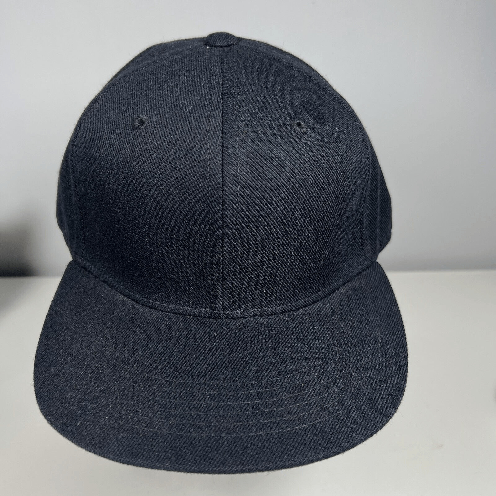 Top of the World Fitted Baseball Hat Cap Solid Black Adult Size 7 3/4 Wool Blend