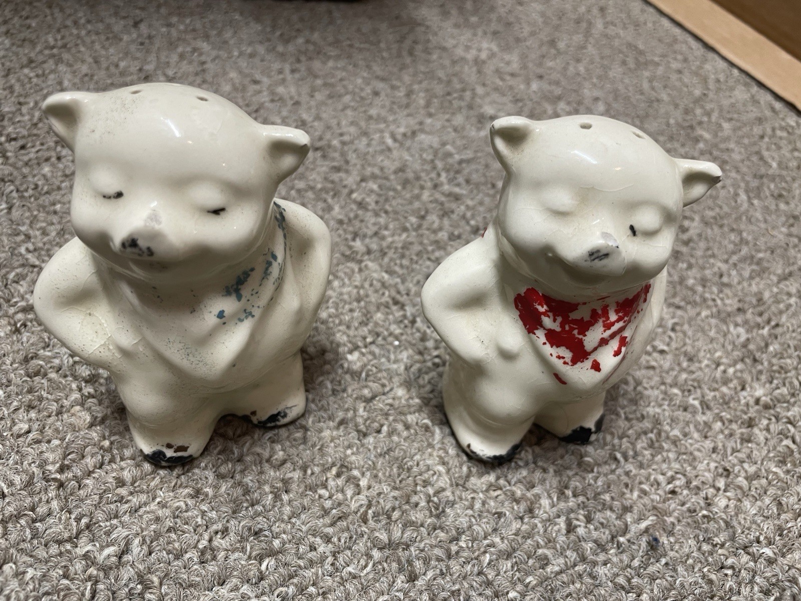 vintage Pig salt and pepper shakers