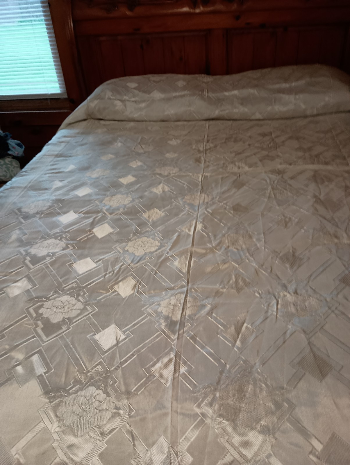 VTG Bates Full Rayon Bedspread off white Jacquard Floral Woven Pattern Art Deco VTG Bates Full Rayon Bedspread off white Jacquard Floral Woven Pattern Art Deco