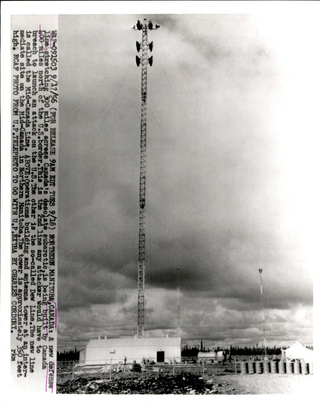 LG914 1956 UP Wire Photo NORTHERN MANITOBA CANADA NEW DEFENSE LINE ANTENNA TOWER LG914 1956 UP Wire Photo NORTHERN MANITOBA CANADA NEW DEFENSE LINE ANTENNA TOWER
