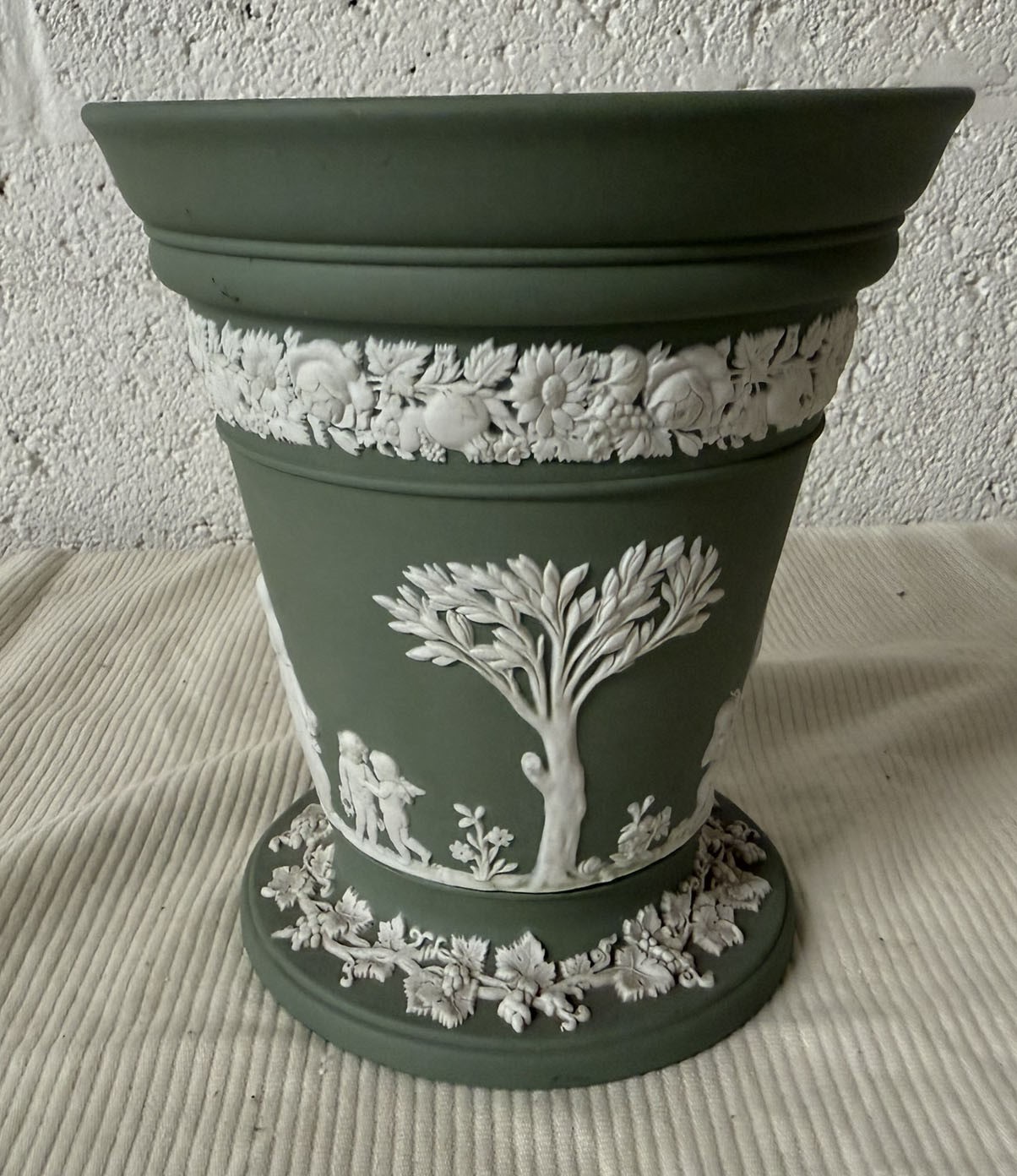 VINTAGE WEDGWOOD OLIVE GREEN JASPERWARE TRUMPET VASE – NEOCLASSICAL IMAGERY