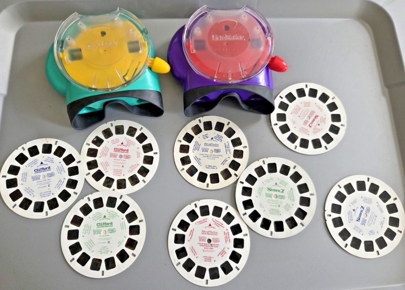 2 View-Master Vertical Viewers w 8 Reels Shrek 2 Clifford 3 Reel Sets