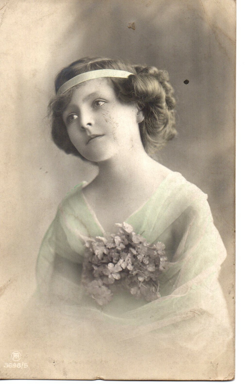 B5-66217. RPPC Real Photo Post Card British circa 1905 Lovely Edwardian Woman B5-66217. RPPC Real Photo Post Card British circa 1905 Lovely Edwardian Woman