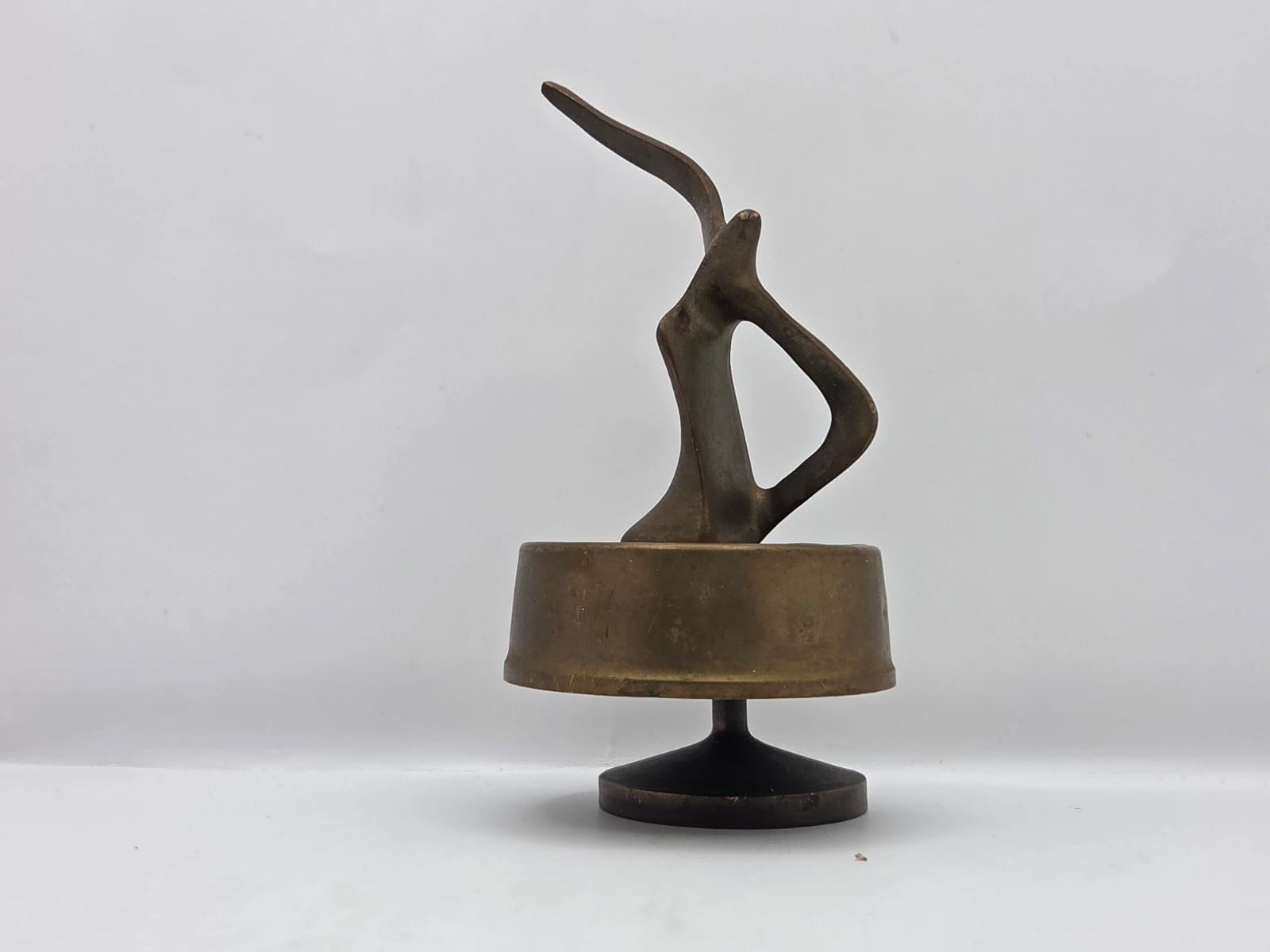 Vintage Gold-Tone Seagull Bird Sculpture Music Box MCM Mid Century Collectible Vintage Gold-Tone Seagull Bird Sculpture Music Box MCM Mid Century Collectible