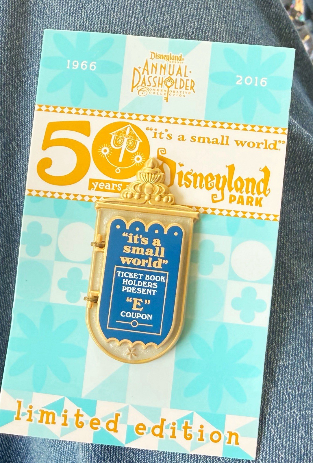 DLR it\'s a small world 50th Anniversary Annual Passholder Mary Blair Pin 