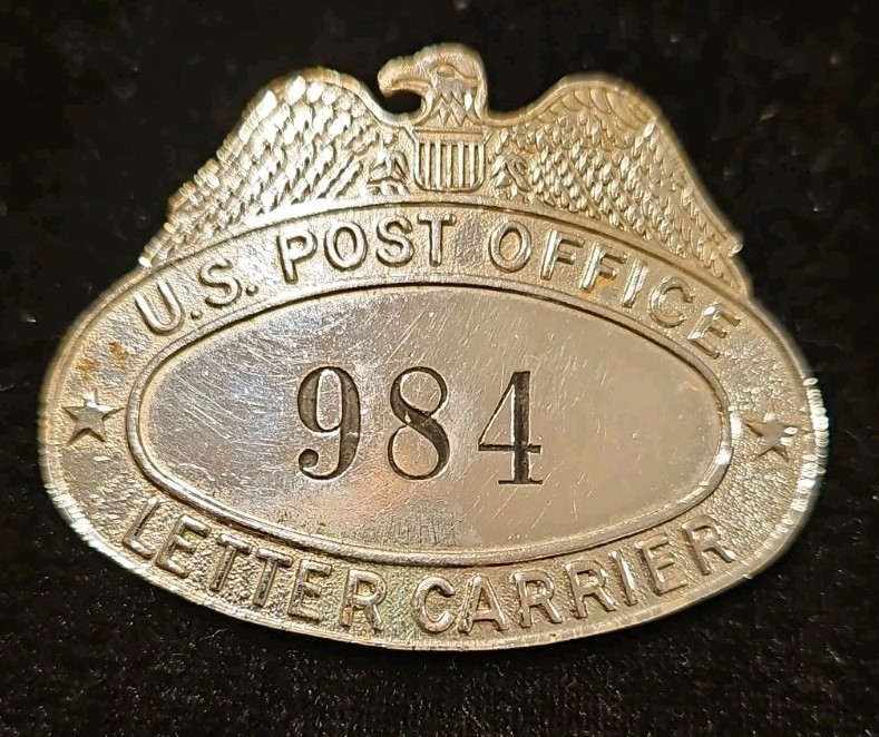 VINTAGE WALTER SONS US POST OFFICE USPS LETTER CARRIER HAT BADGE #984