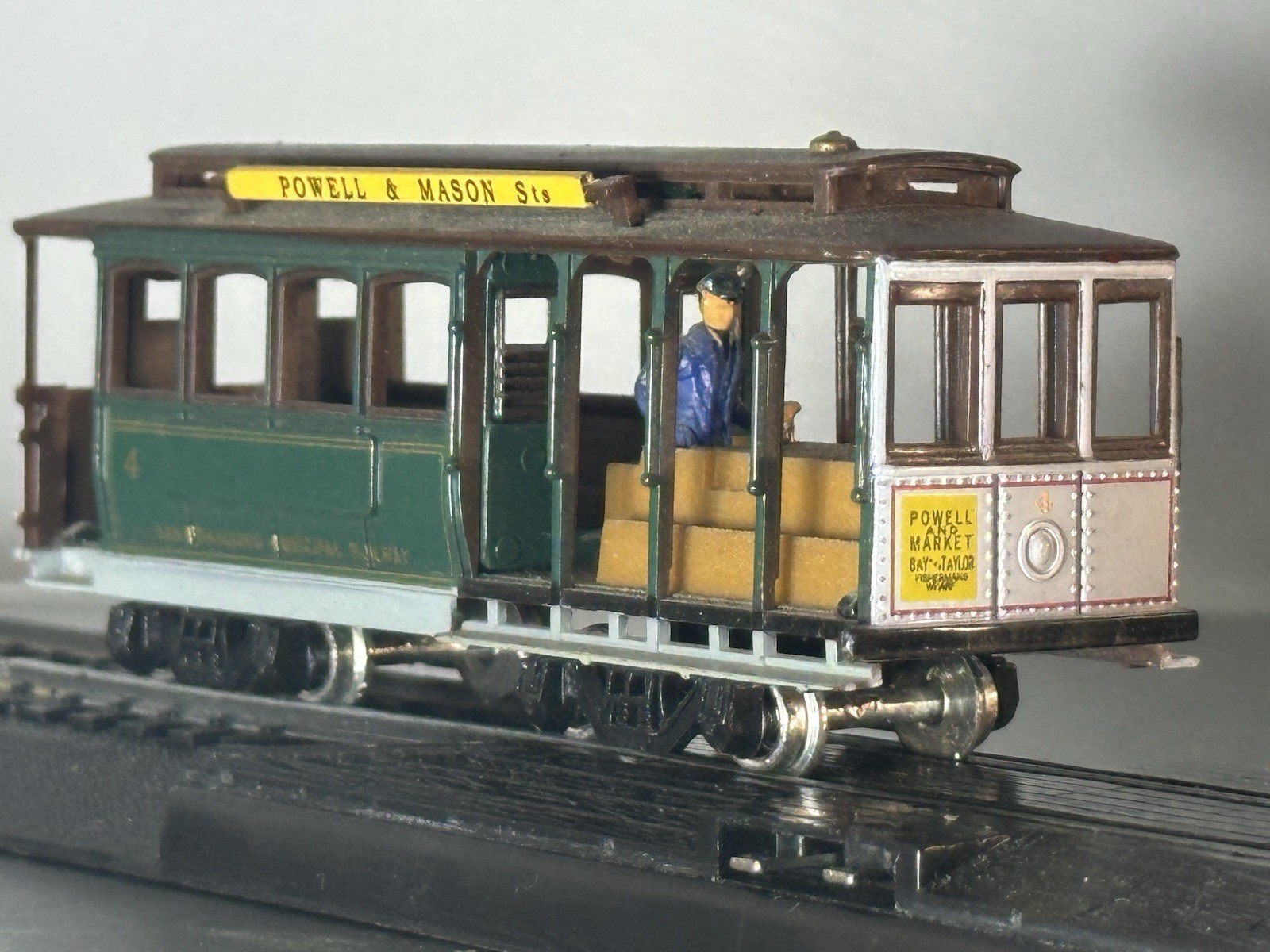 HO San Francisco Municipal Railway #4 Powell & Mason Cable Car Trolley non power HO San Francisco Municipal Railway #4 Powell & Mason Cable Car Trolley non power