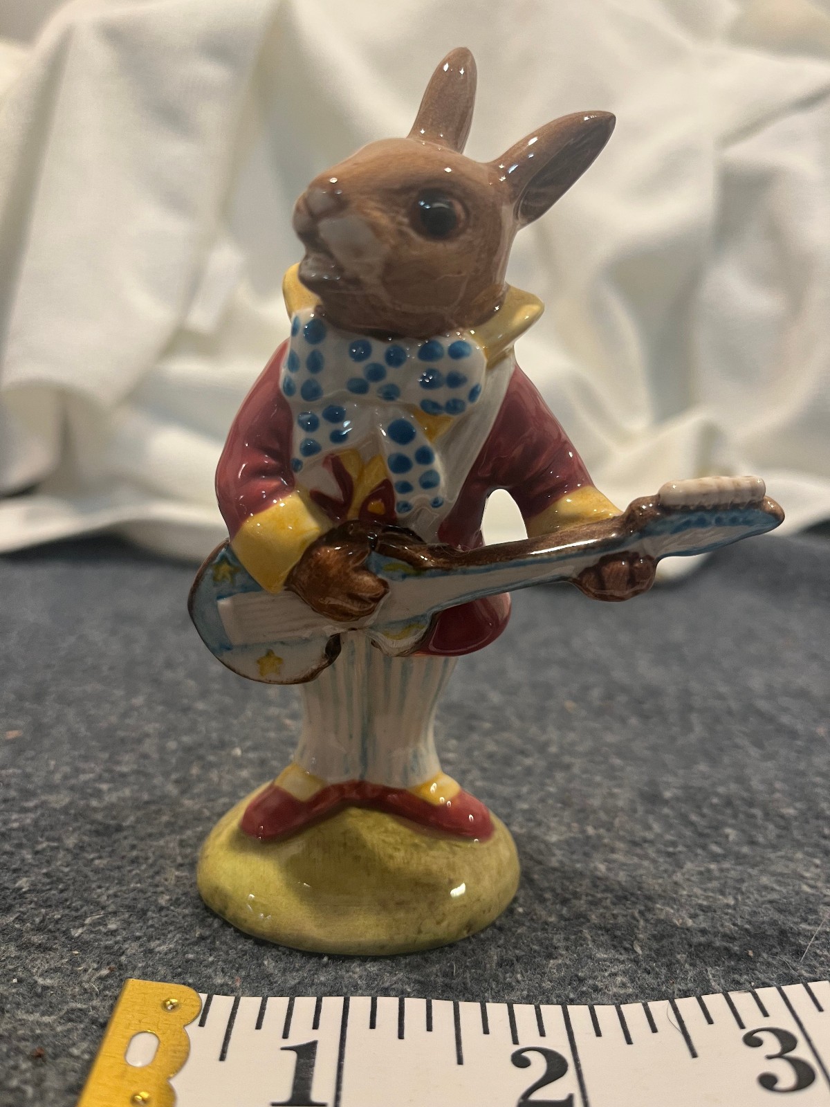 Royal Doulton Mr Bunnybeat Strumming DB16 Figurine 1981