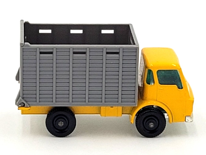 Vintage Matchbox Series Lesney Dodge Cattle Truck #37 Collectible