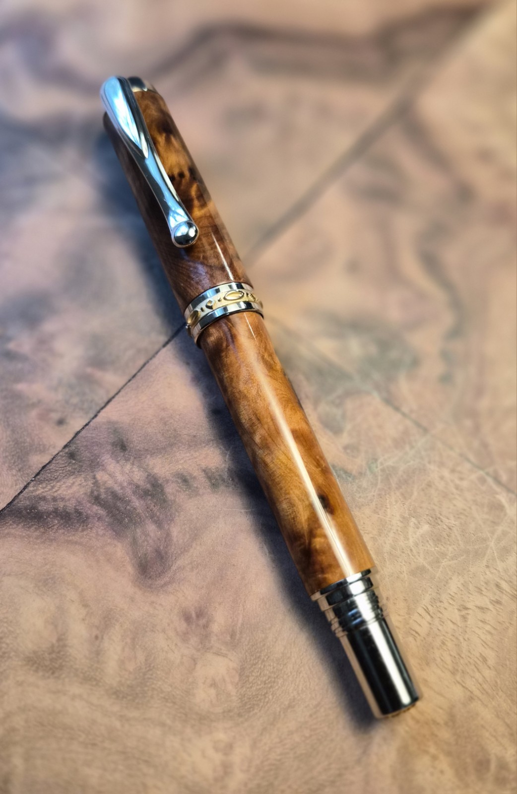 Artisan Statesman II Rollerball - Thuya Burl