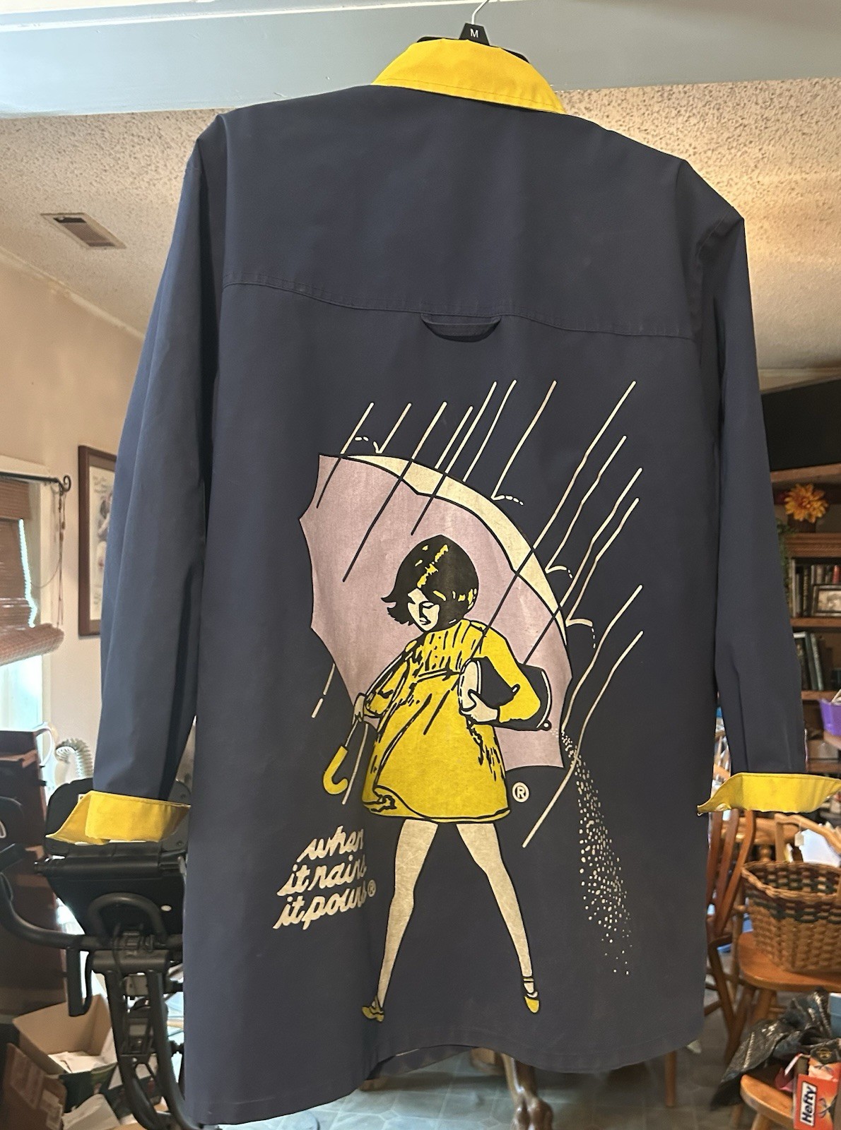 Vintage Morton Salt Logo Raincoat “Morton Salt Girl” Rare Authentic Eagles Eye M