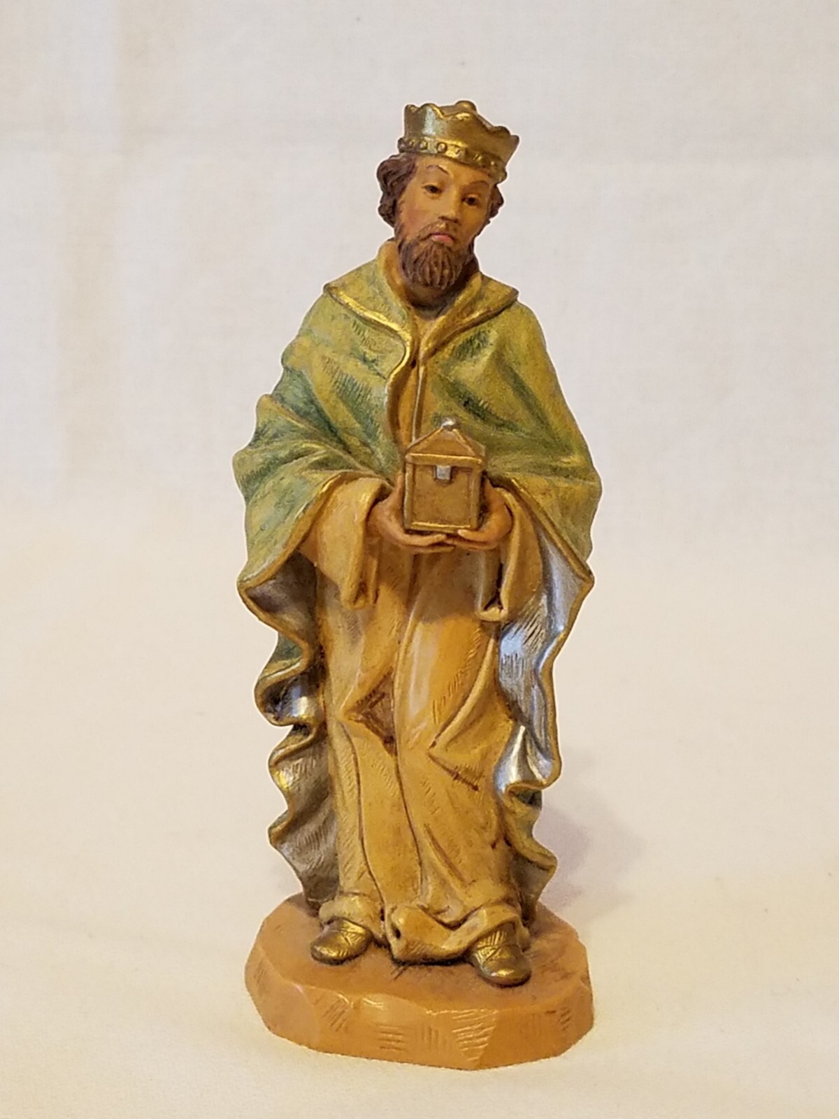 Digiovanni by Autom plastic Religious King Statue