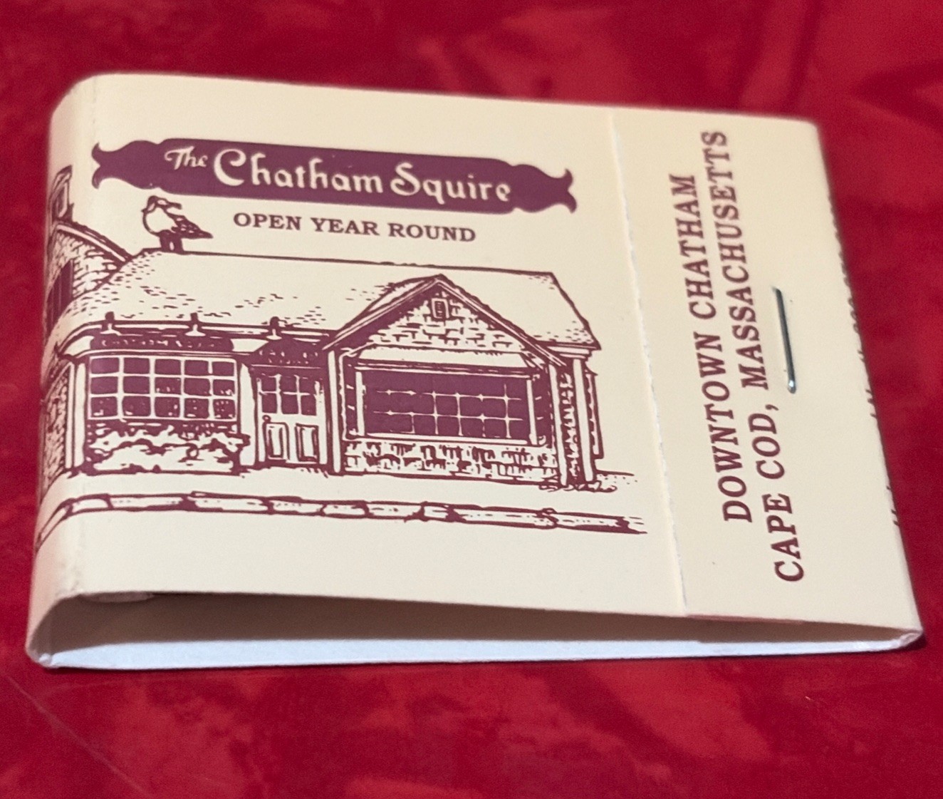 CHATHAM SQUIRE RESTAURANT - CHATHAM CAPE COD VINTAGE UNSTRUCK MATCHBOOK