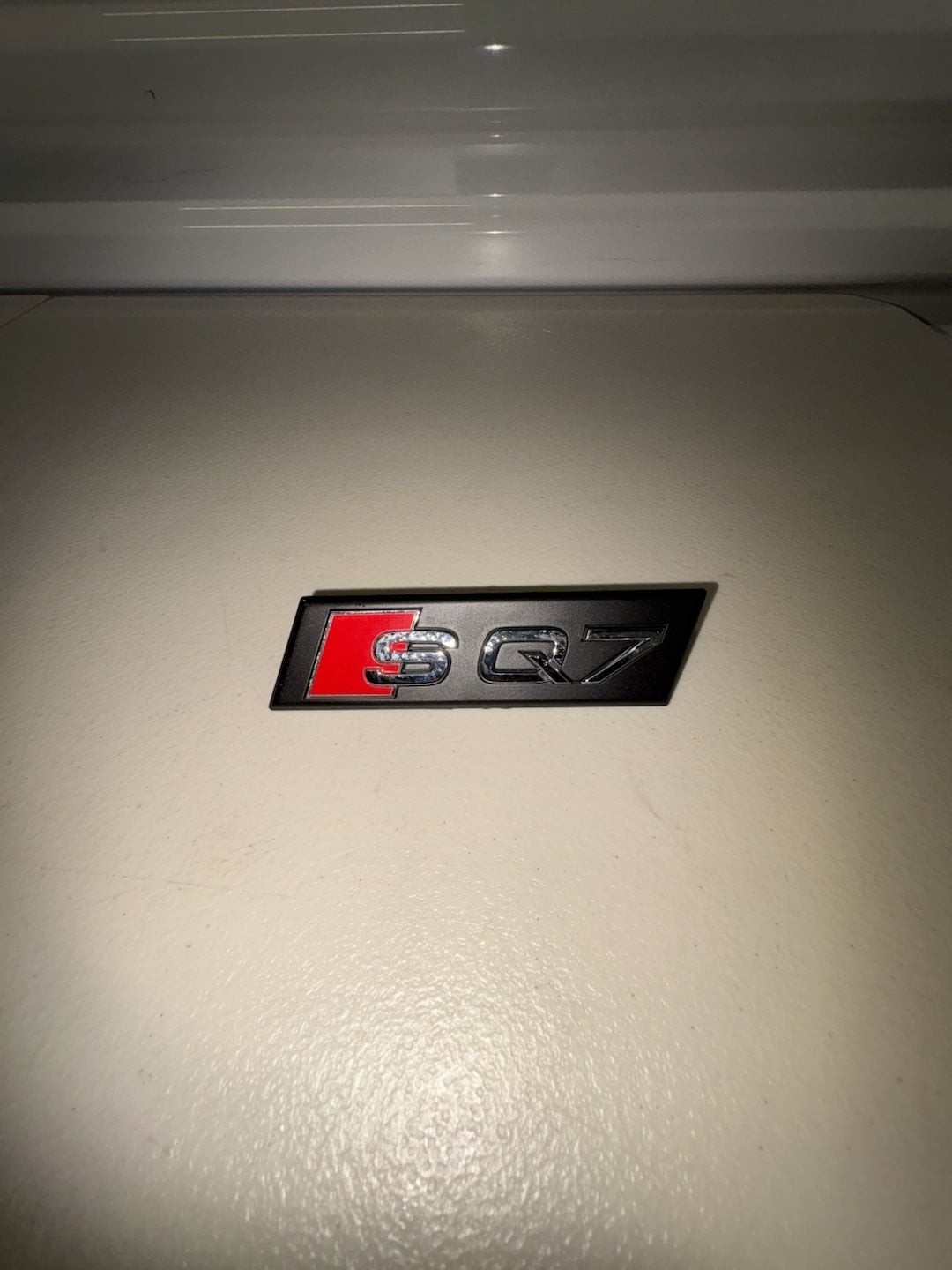NEW AUDI SQ7 Q7 4M RADIATOR GRILLE EMBLEM BADGE 4M0853748BT94