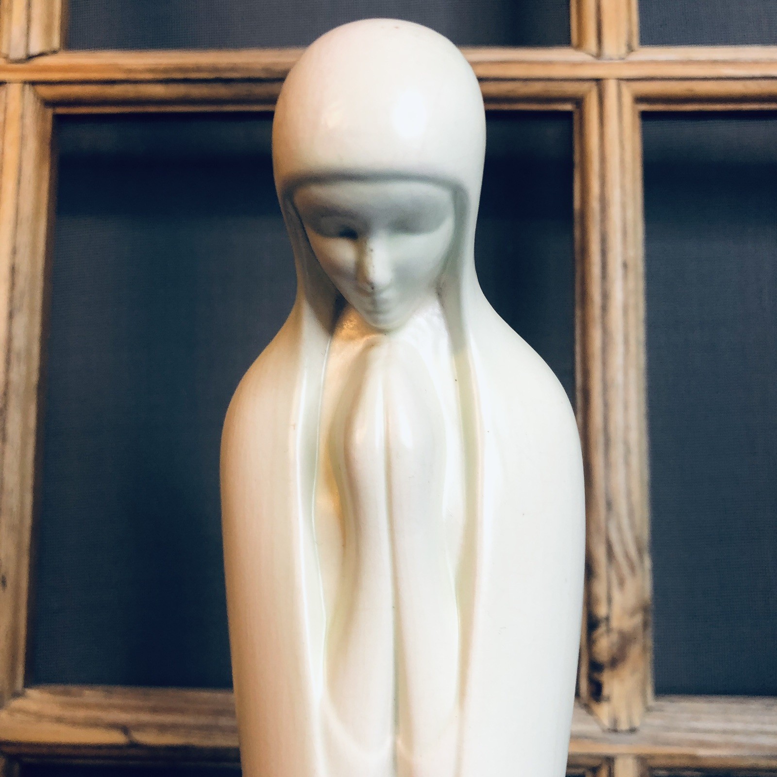 VTG MCM Holland Praying Madonna Statue Figurine 13\