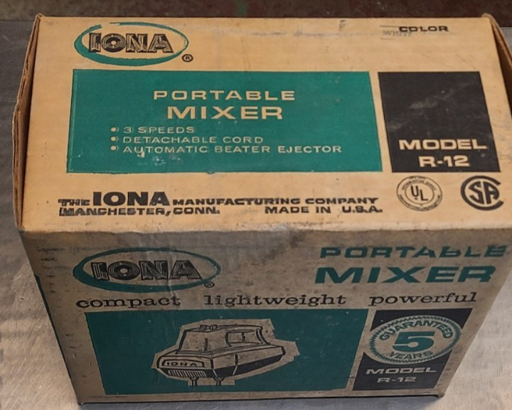 Vintage Iona Portable Mixer model R-12 White New Old Stock, American made Sealed