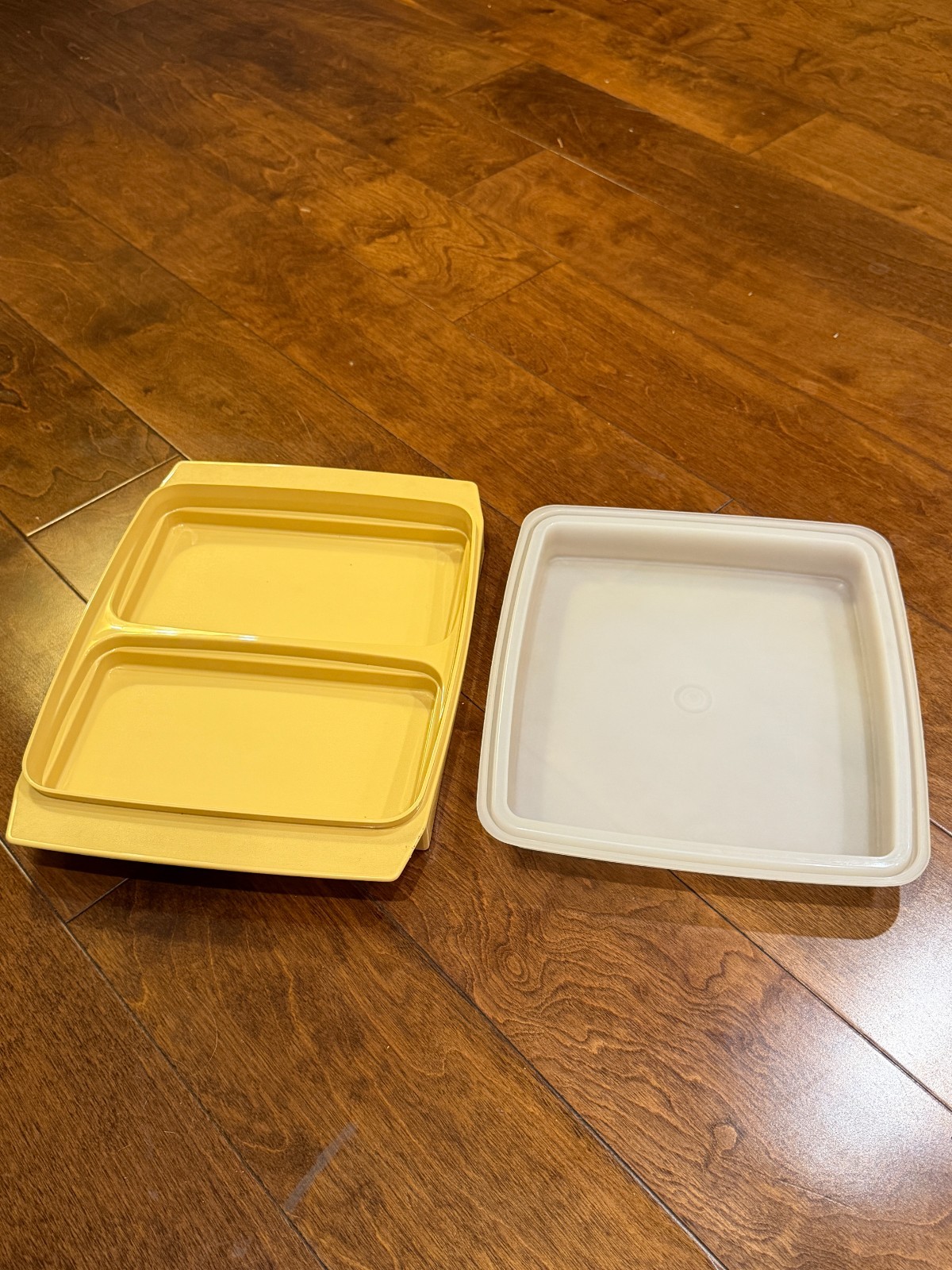 Vtg Tupperware Harvest Gold 723-3 Deviled Egg Keeper Carrier Set Sheer Lid