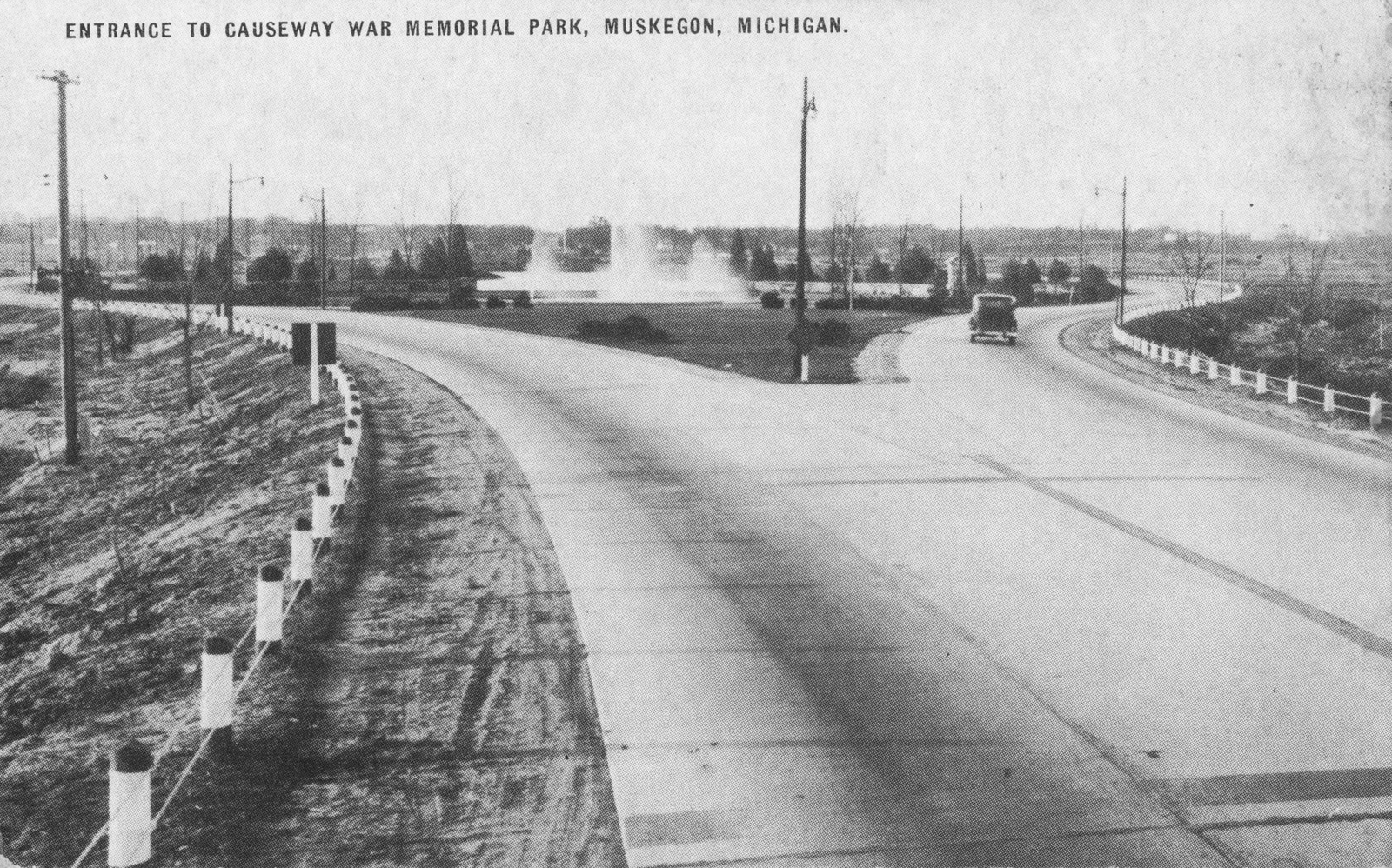 CEN Muskegon MI WW1 Veterans Memorial Park built in 1928 CONOCO GAS OIL CARD
