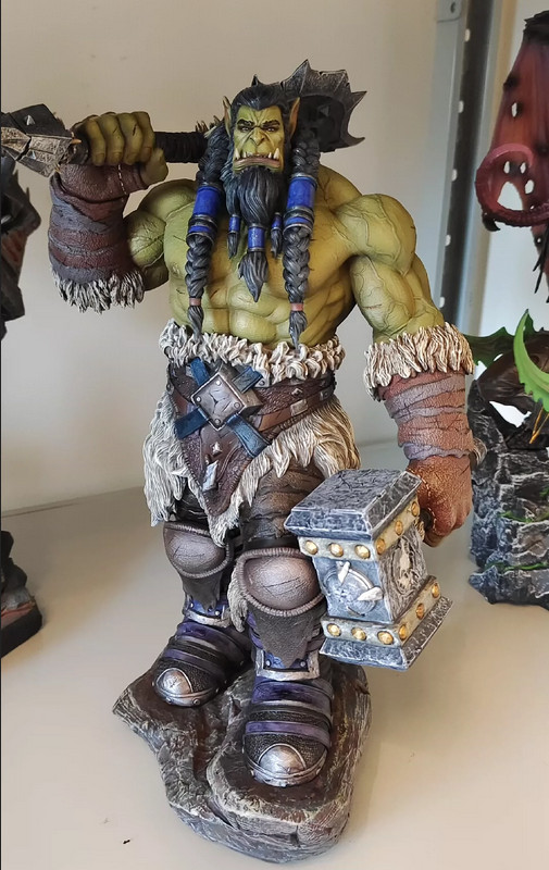 WOW World of Warcraft chief Thrall painted statue figure H33cm New