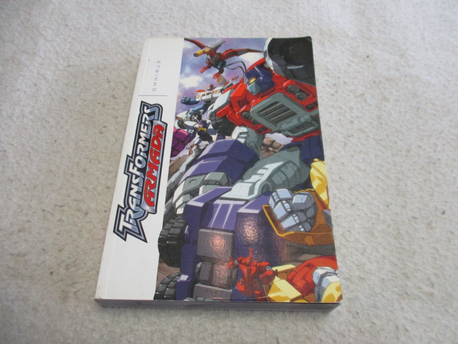 TRANSFORMERS ARMADA IDW OMNIBUS NICE SHAPE