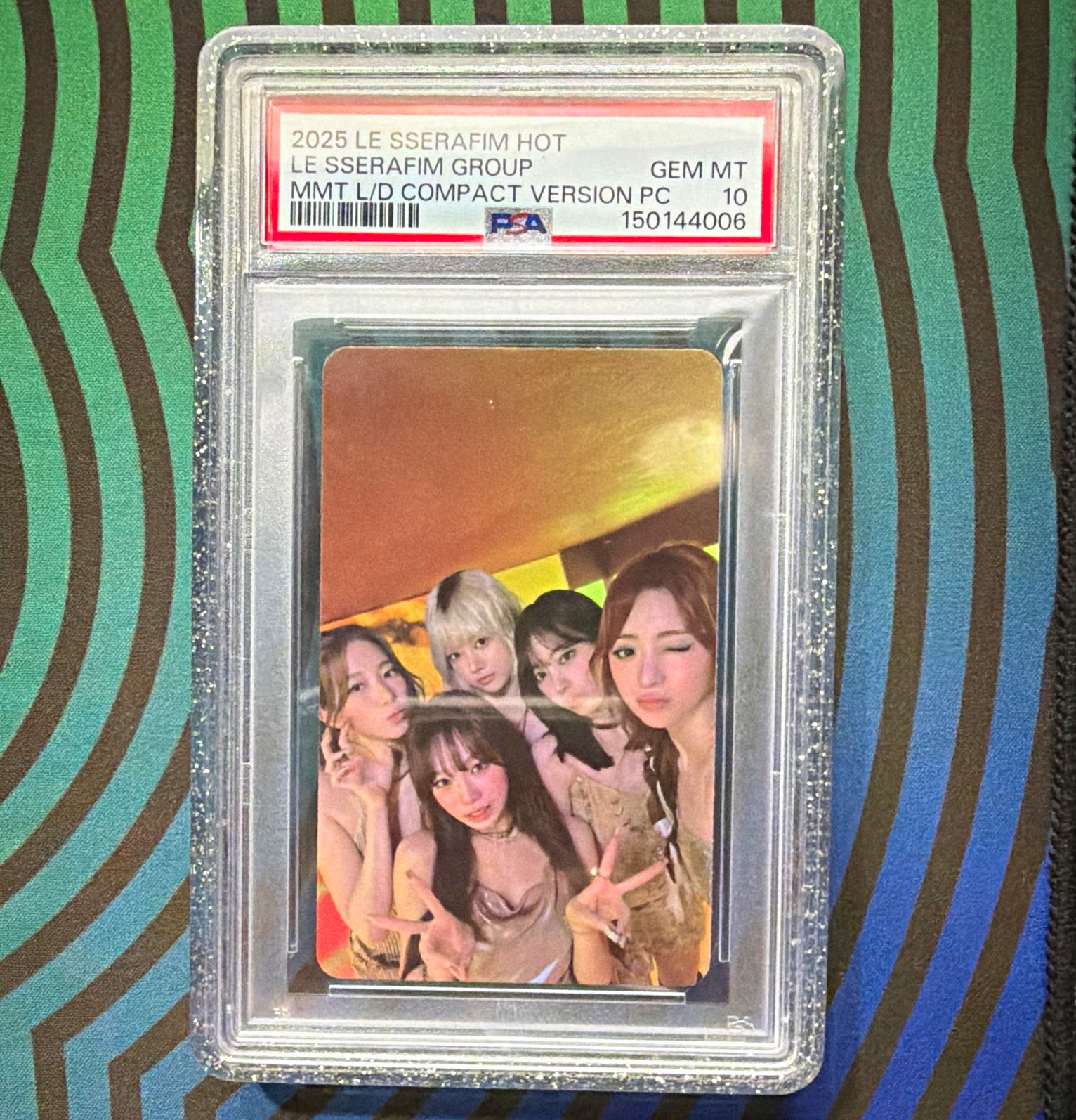 PSA 10 2025 LE SSERAFIM HOT Group MMT L/D Compact Ver PC #150144006