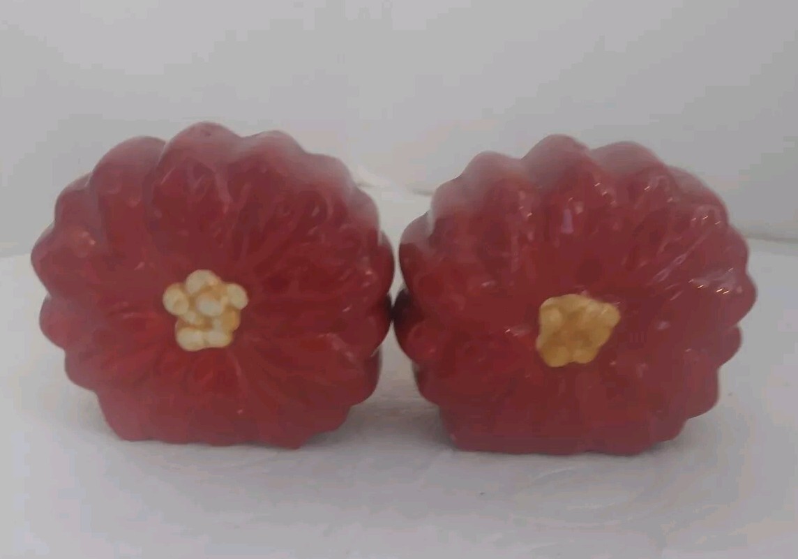  Christmas Poinsettia Flower Salt and Pepper Shakers 