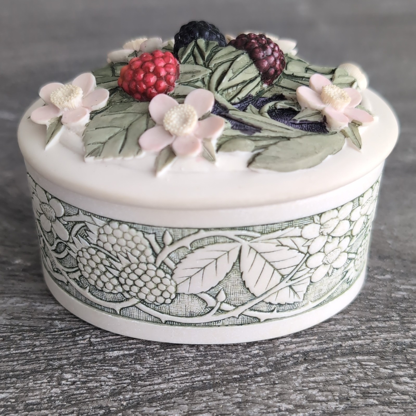 Handcast Designs Handmade Hand Painted Trinket Box w/ Lid Berry Floral U.K.