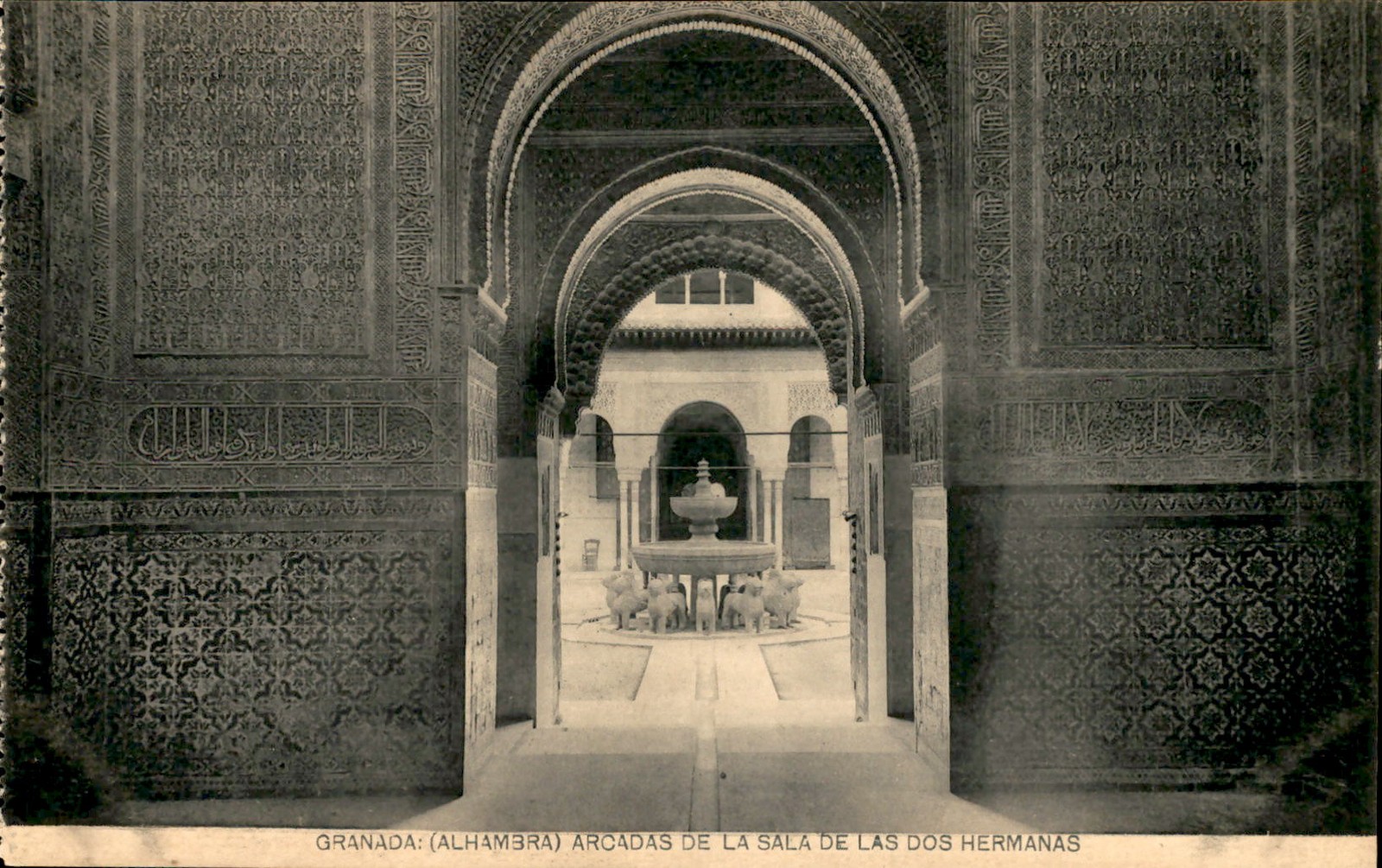 Alhambra, Arcadas de la Sala de las Dos Hermanas Postcard Alhambra, Arcadas de la Sala de las Dos Hermanas Postcard