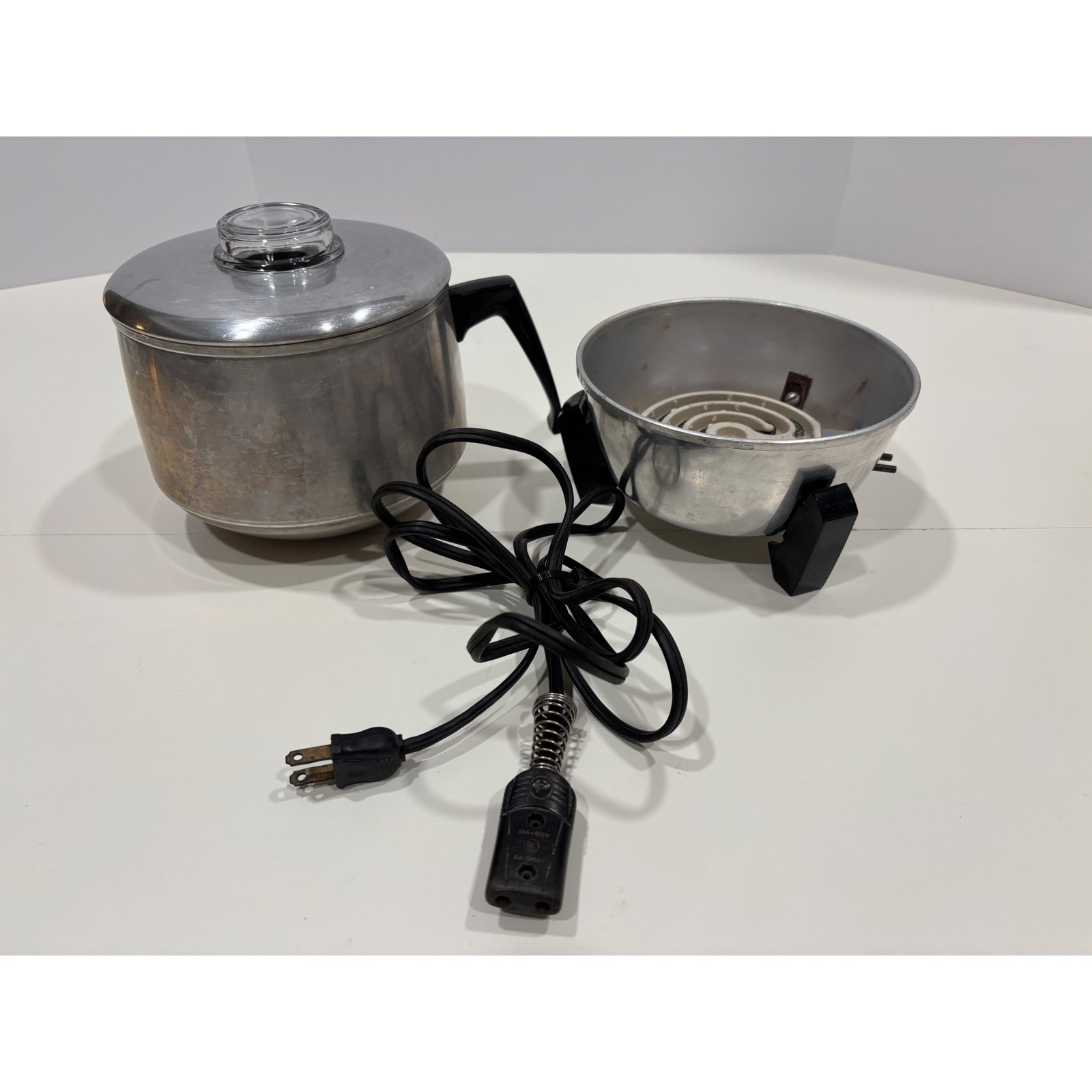 Vintage Mirro Aluminum Electric Percolator Coffee Pot C100M 450W Tested Working Vintage Mirro Aluminum Electric Percolator Coffee Pot C100M 450W Tested Working