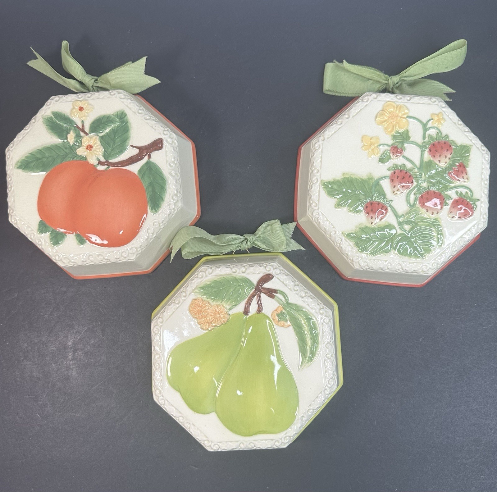 Avon Sweet Country Decorative Mold Wall Hangings Set Of 3 Vintage Cottage Core