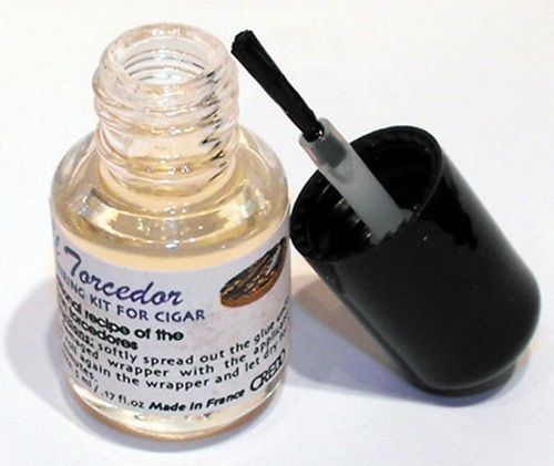 Credo El Ligador Cigar Glue - Repair for Damaged Cigar Wrappers - 8200 Credo El Ligador Cigar Glue - Repair for Damaged Cigar Wrappers - 8200