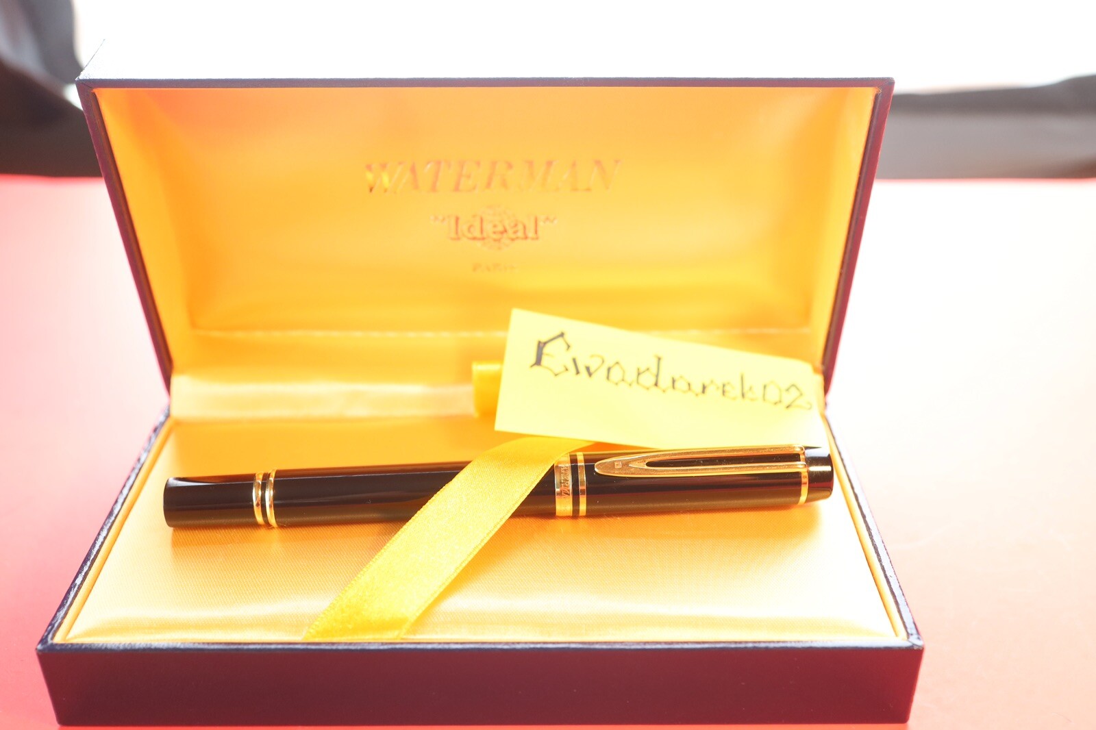 Waterman Le Man 100 FP,  Classic , Black 18K Medium  Gold Nib, GT, RARE