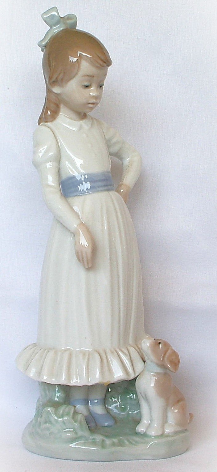 Vintage Lladro Nao Daisa Girl w/Puppy 'My Dog Does Tricks' #379 Porcelain DAMAGE Vintage Lladro Nao Daisa Girl w/Puppy 'My Dog Does Tricks' #379 Porcelain DAMAGE