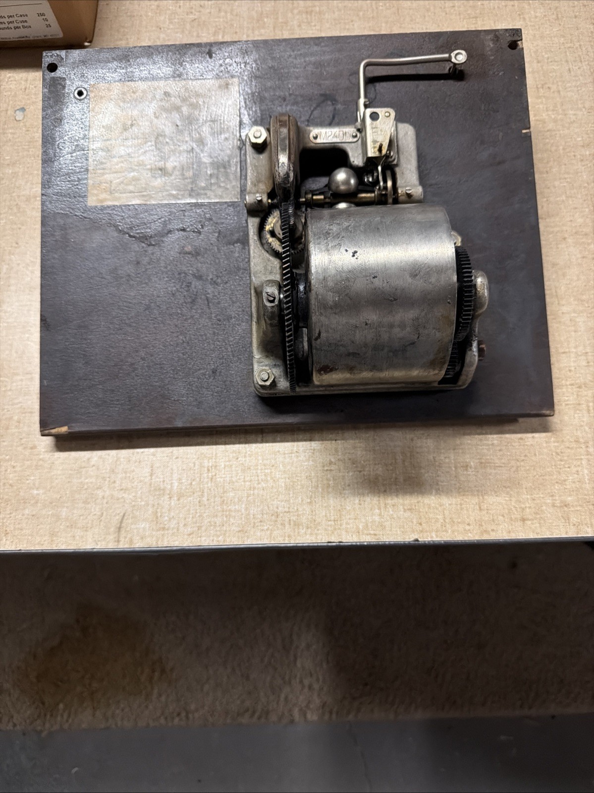 Vintage VV-240-55653 Victor Machine PHONOGRAPH Part Motor & Board